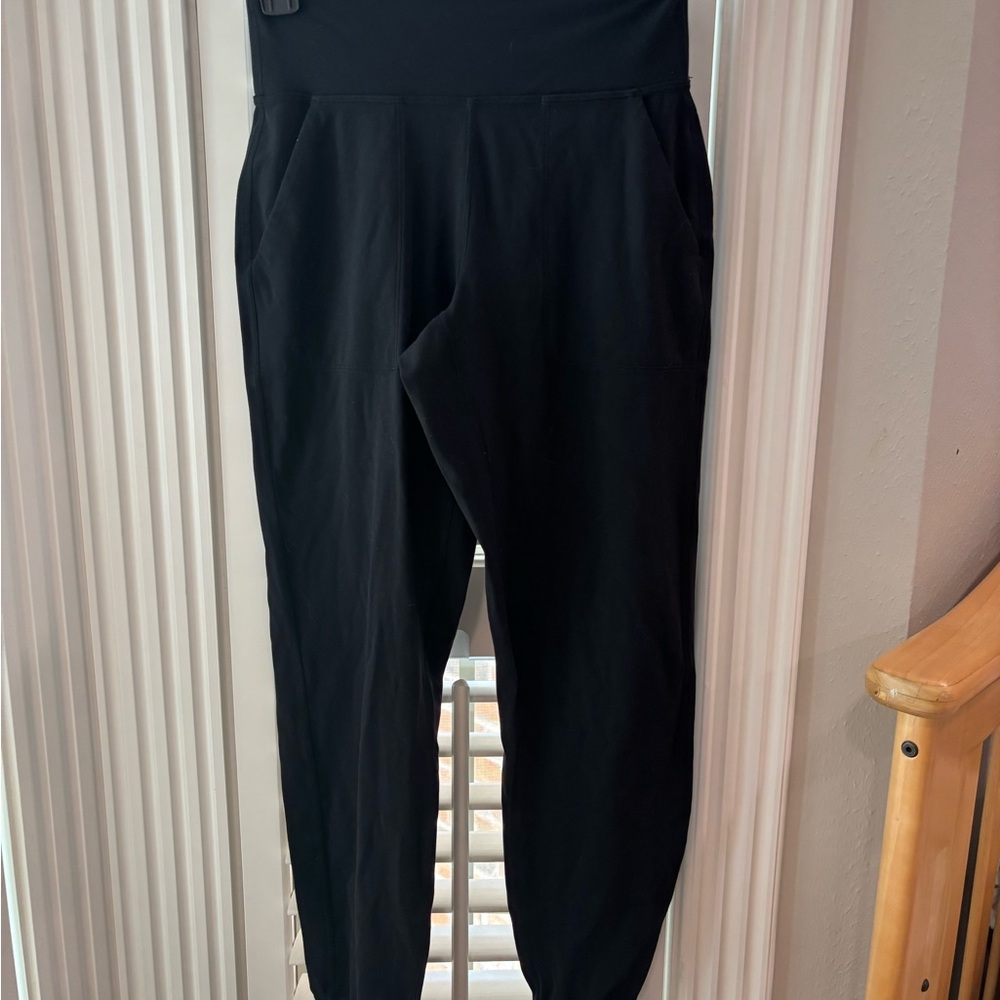 Lulu black joggers
